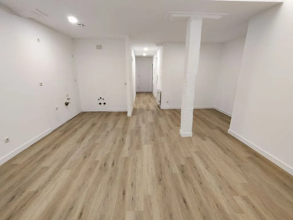 Pièces - Reformed Flat with Balcony in Bilbao's Old Town