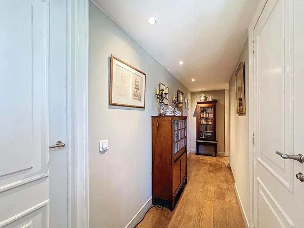 Hallway - Charmant House with Garden near Uccle
