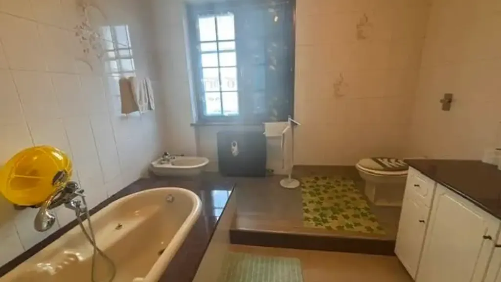 Salles de bain - Semi-detached House with Private Courtyard in Vigevano