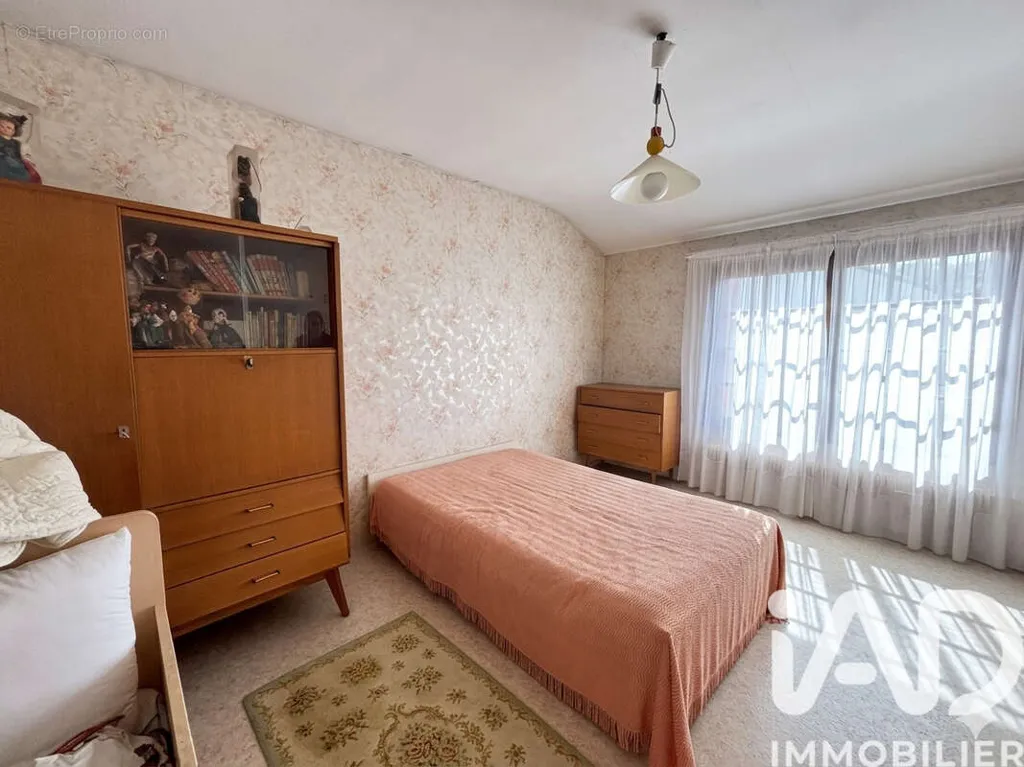 6-toaline maja asukohas Bretigny-Sur-Orge