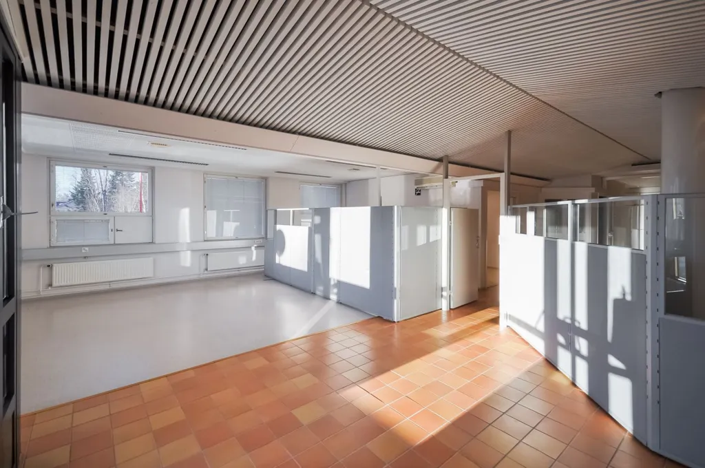 Bureau - Commercial Space with District Heating in Ylitornio