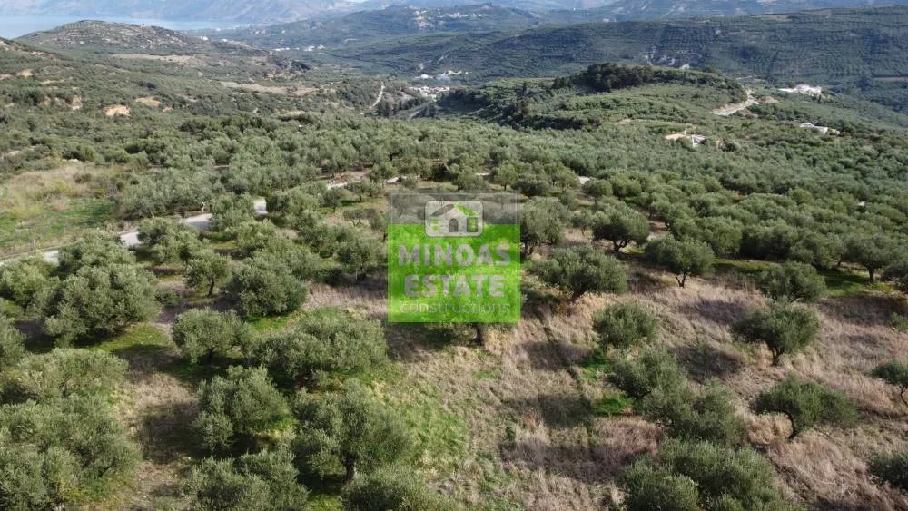 Giardino - Sloping Plot with Mountain View in Kissamos
