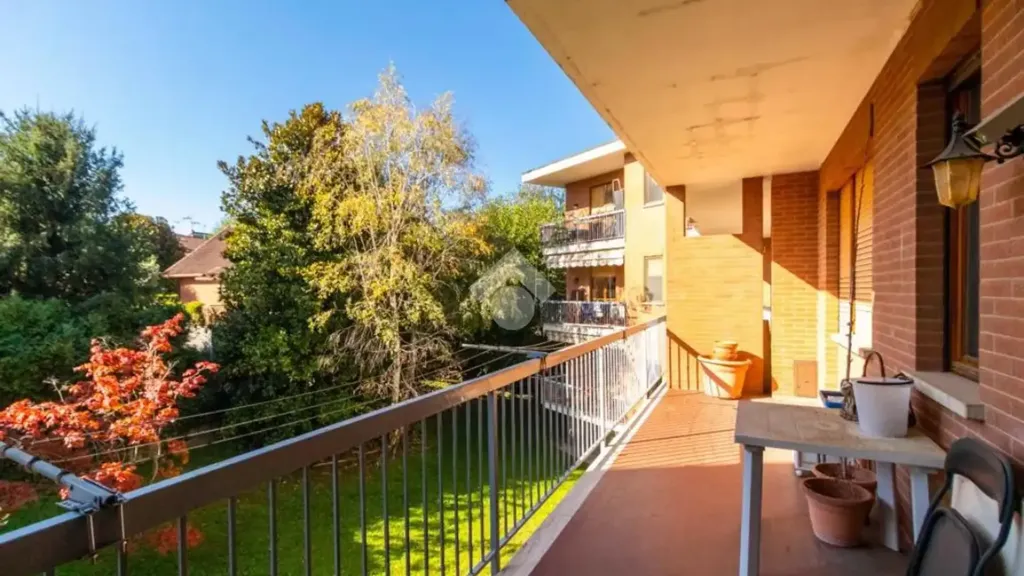 Balcone - Spacious Apartment with Balcony in Rosta