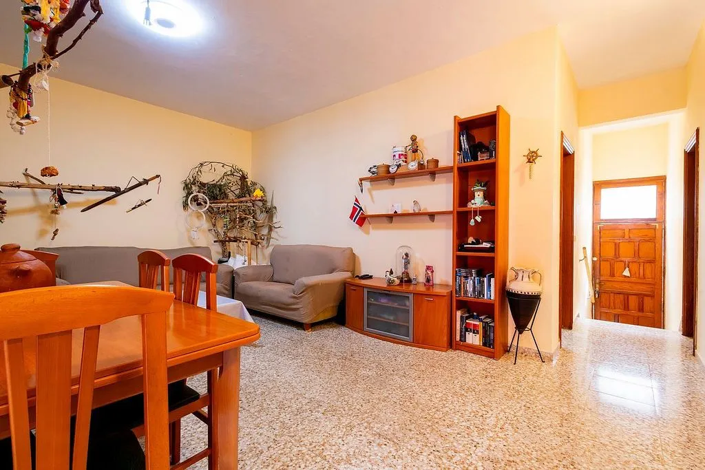 Söögituba - 3-Bedroom Flat with Balcony in Valleseco