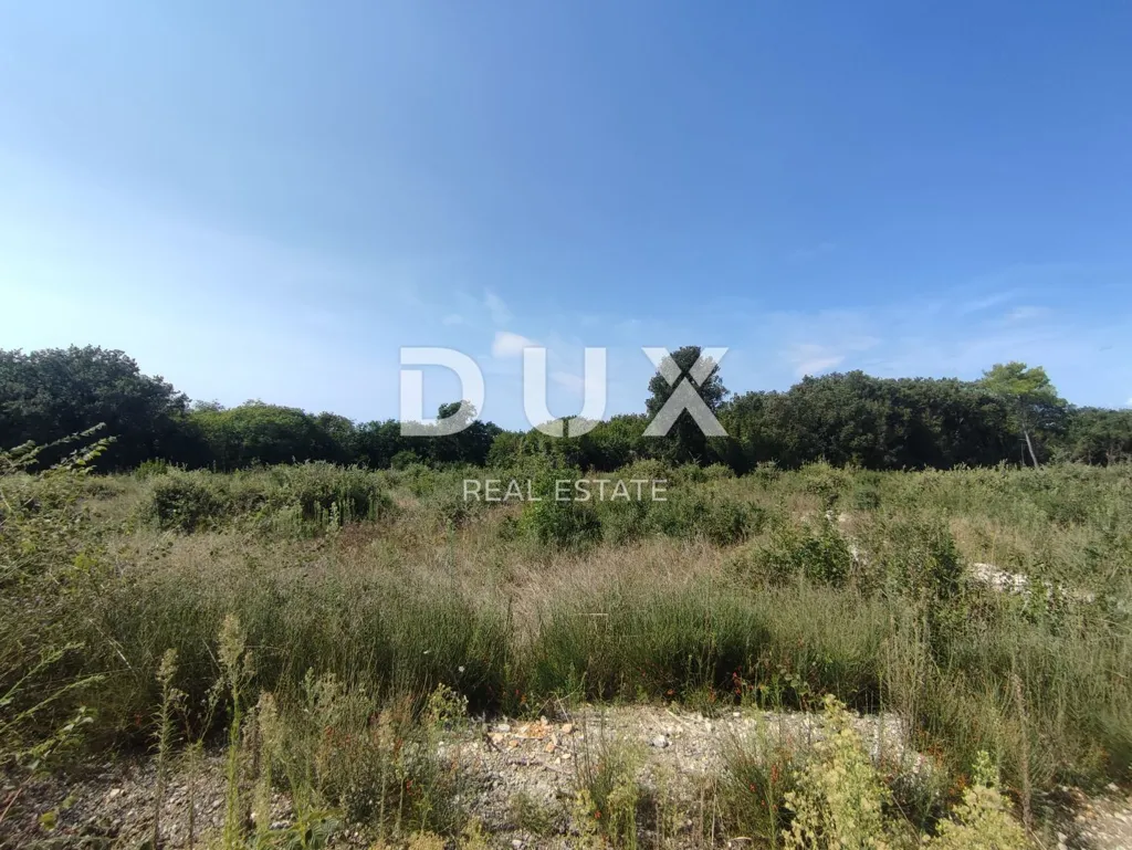 Aed - Buildable Plot with Sea Proximity in Pula