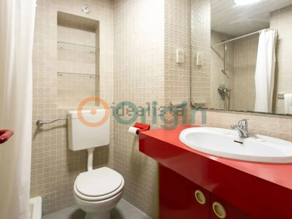 Salles de bain - Architect-Designed Flat with Terrace in Alto dos Moinhos