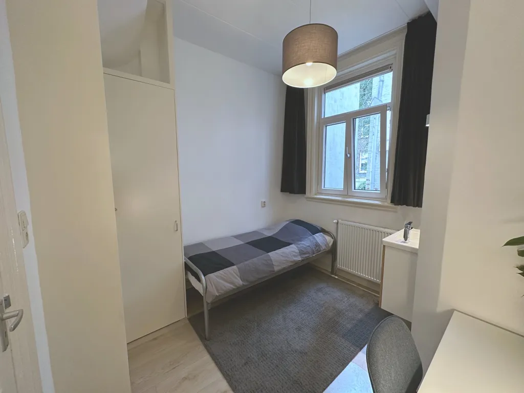 Camere da letto - Furnished Room with Shared Facilities in Kralingen