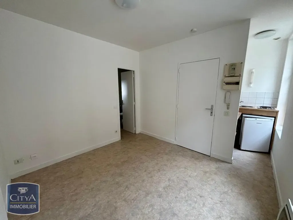 Toad - Compact Studio Flat in Central Châteauroux