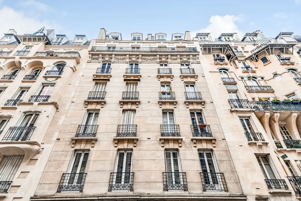 Välivaade - 2-Bedroom Flat with Courtyard View in Paris
