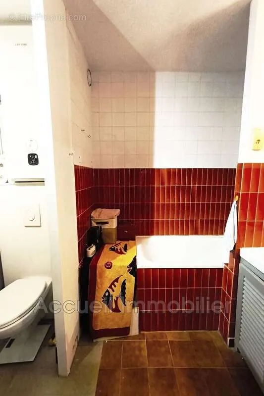 Salles de bain - Studio avec Vue Port à Le Grau-Du-Roi