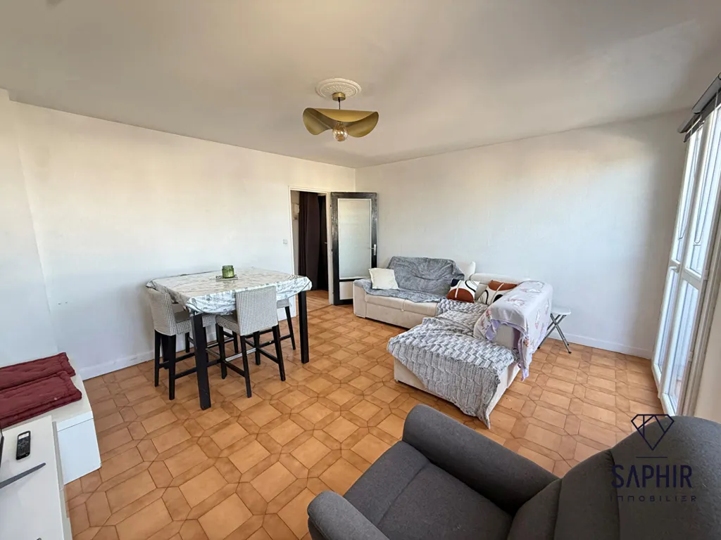 Elutuba - 3-Bedroom Apartment with Balcony in Colomiers