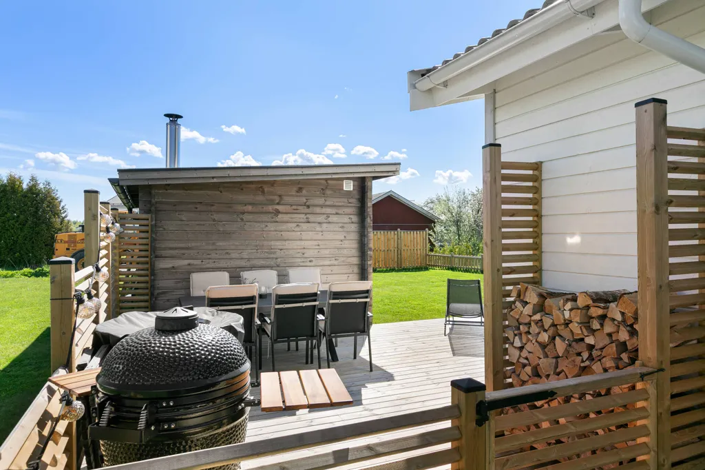 Terrace - Modern Bungalow with Garden in Säljan