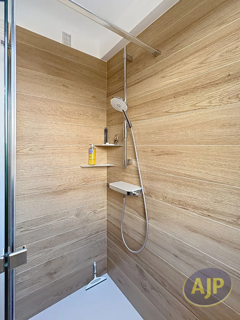 Salles de bain - Appartement avec Balcon au Centre de Nantes