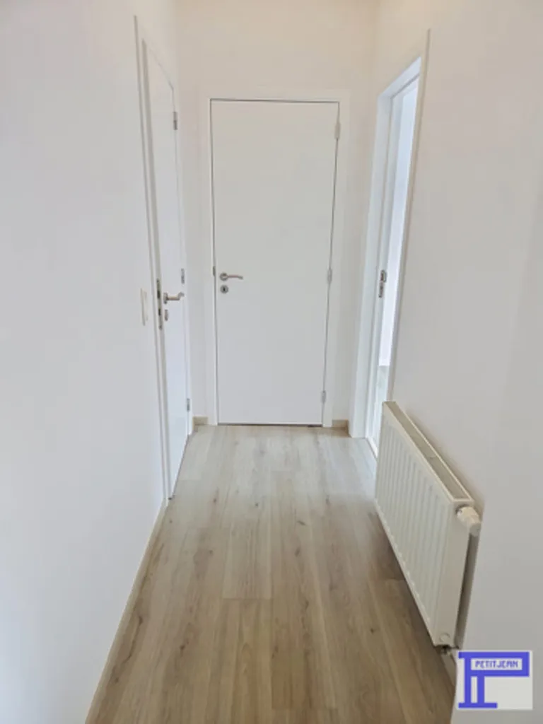 Entrée - Duplex Rénové près des Institutions Européennes