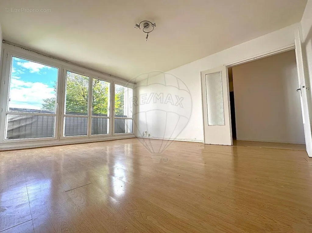 Soggiorno - 2-Bedroom Flat with Balcony in Senlis