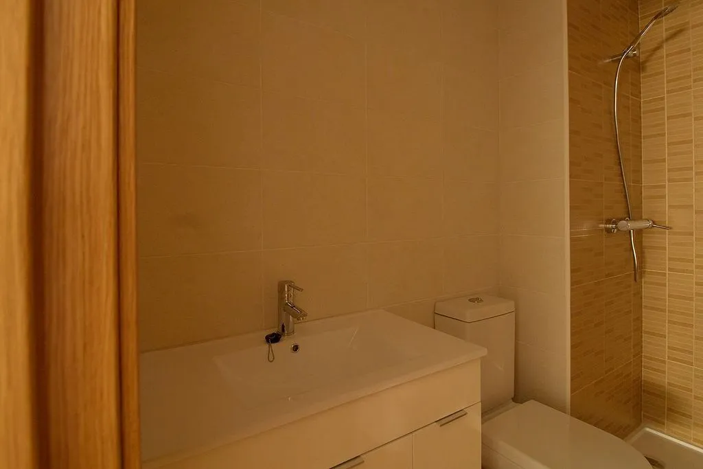 Vannitoad - Modern Flat with Balcony in Albal