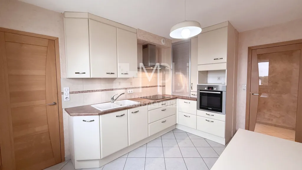 Cuisine - Appartement 4 Pièces avec Balcon à Bourg-En-Bresse