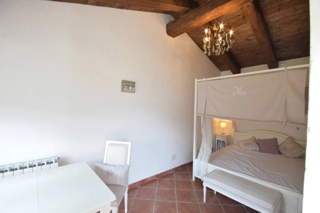 Camere da letto - Casa indipendente con giardino a Lusernetta