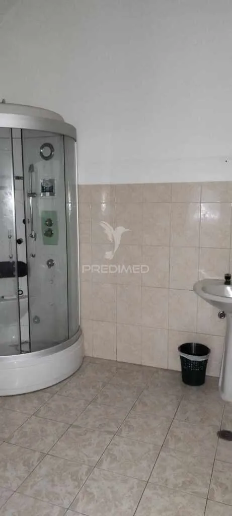 Bagni - Commercial Space in Town Centre