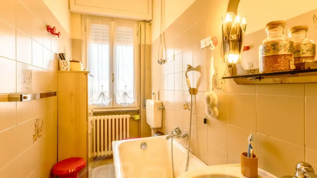 Salles de bain - Semi-detached House with Workshop in San Maurizio d'Opaglio
