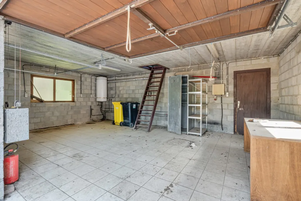 Garage - Maison avec Espace Naturel à Herselt