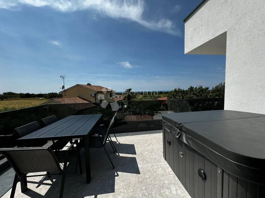 Terrass - Luxury Apartment with Private Jacuzzi near Poreč