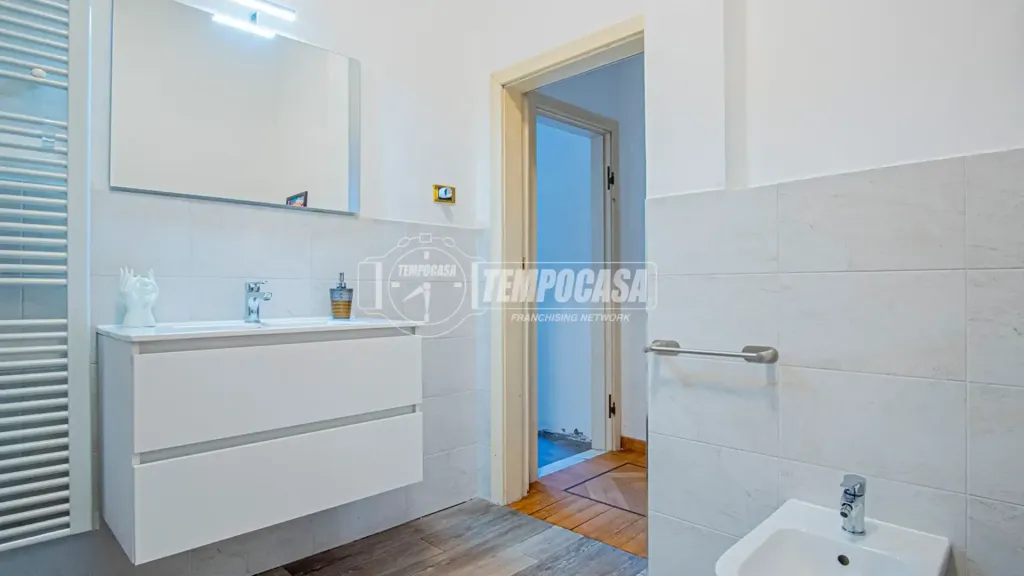 Bagni - Historic Apartment with Balcony in Lavagna
