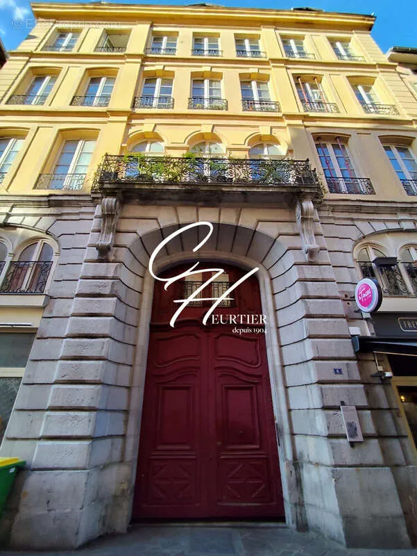 Välivaade - Duplex Apartment in Grenoble's Historic Centre