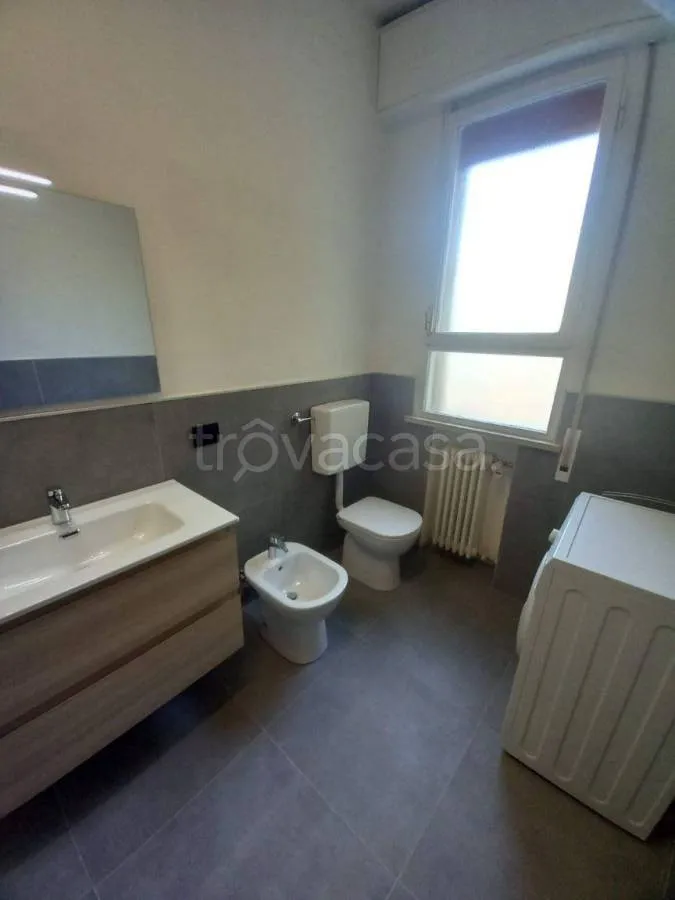 Salles de bain - Bright Apartment with Balcony in Ferrara