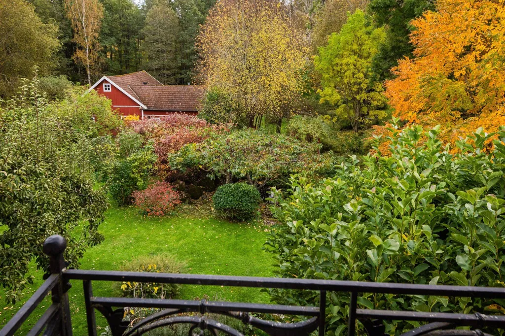 Jardin - Generations Home with Multiple Buildings in Ödeshög