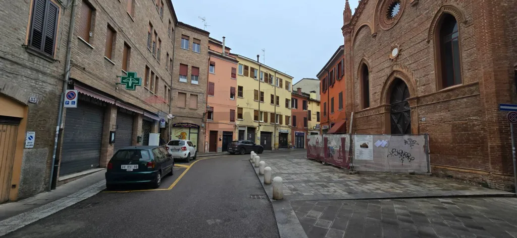 Extérieur - Established Bar in Ferrara's Historic Centre