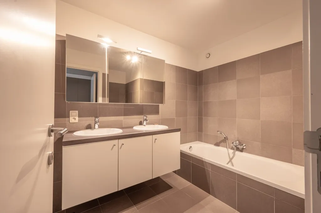 Vannitoad - Modern Apartment with Sea View in Albertplage