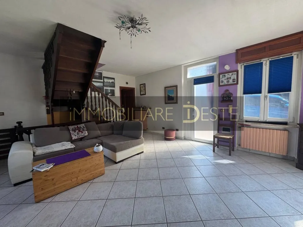 Elutuba - Villa with Private Garden in Rubiana
