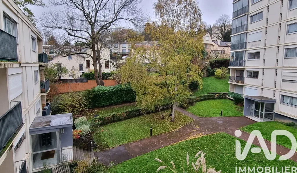 Aed - 3-Piece Flat with Renovation Potential in Leclerc Avenue