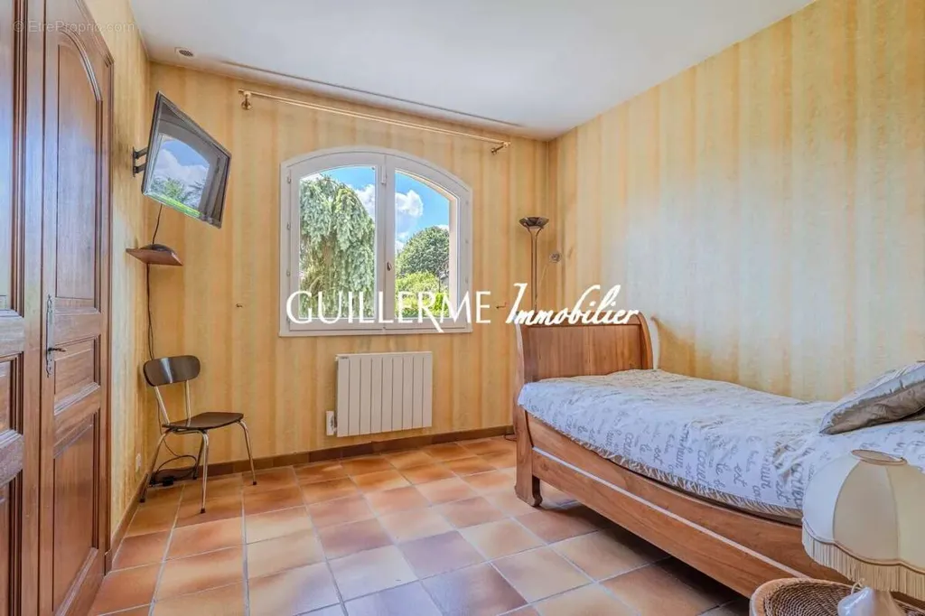 Chambres - Maison de Caractère avec Piscine à Dardilly