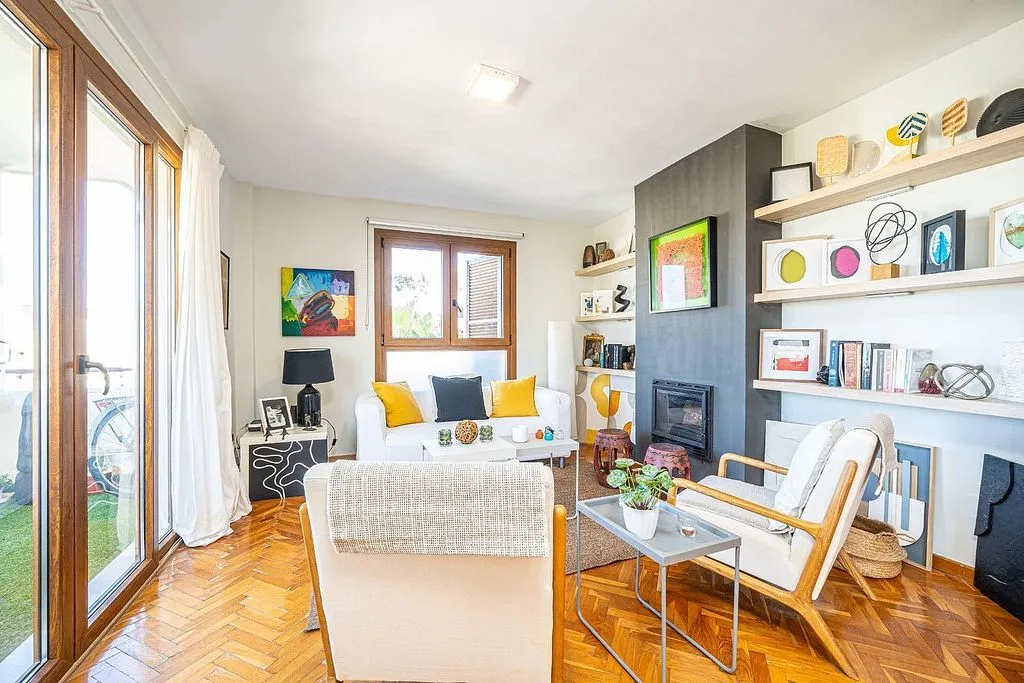 Elutuba - Renovated Apartment with Balcony in La Bonanova