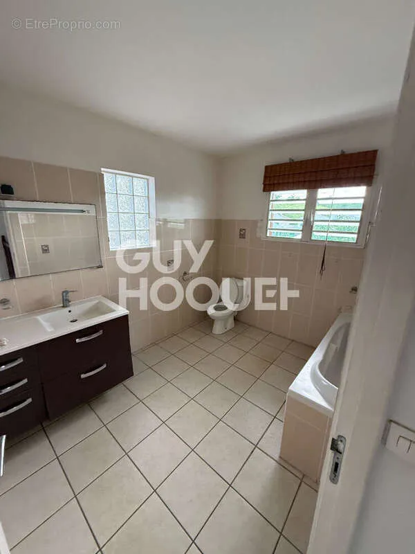 Bathrooms - Charming House with Garden in Sainte Suzanne