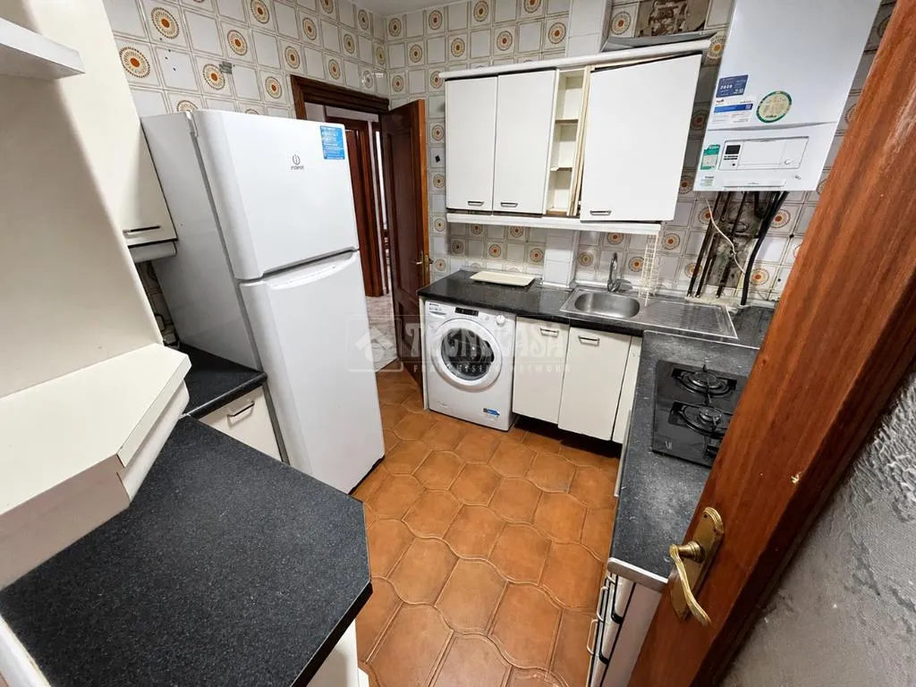 Cuisine - Ground Floor Flat with Garden View in Latina