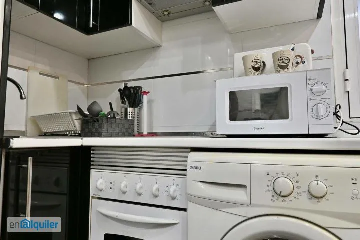Cucina - Modern Studio with Central Location