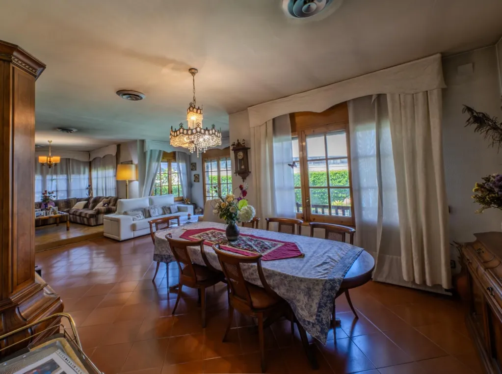 Söögituba - Luxury House with Pool in La Roca del Vallès