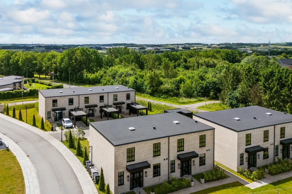 Õhuvaade - Modern Rowhouse with South-Facing Garden in Paderup