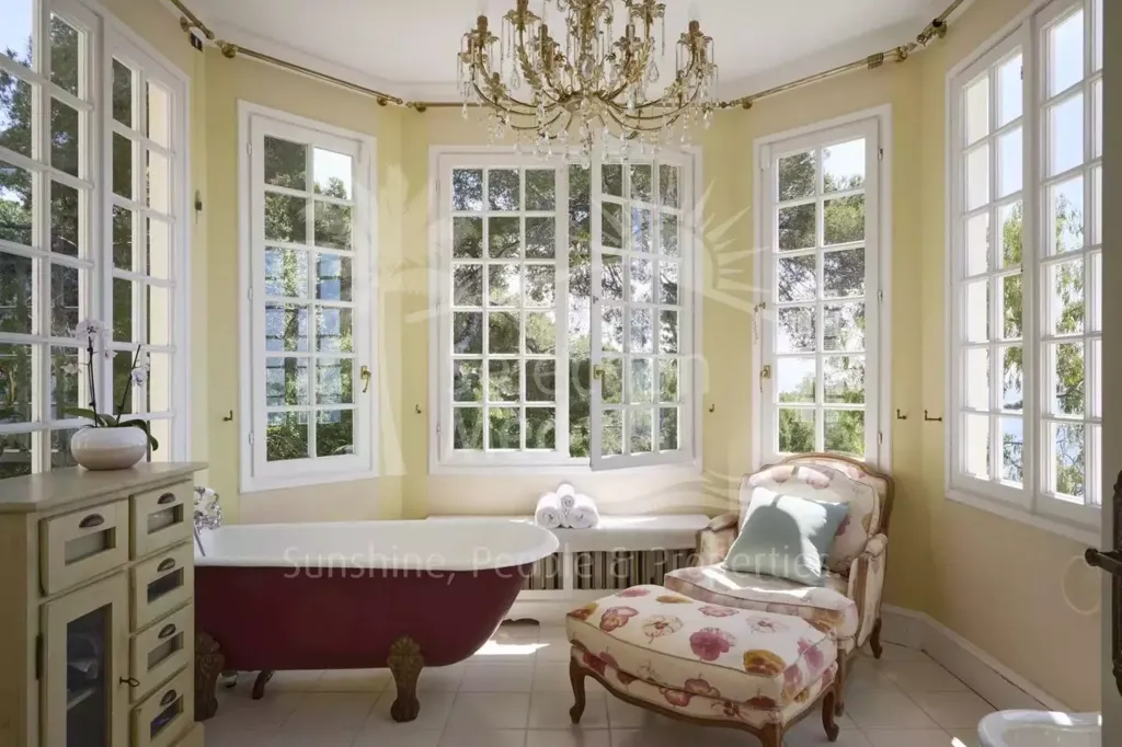 Salles de bain - Villa Belle Époque Vue Mer à Cap-d'Ail