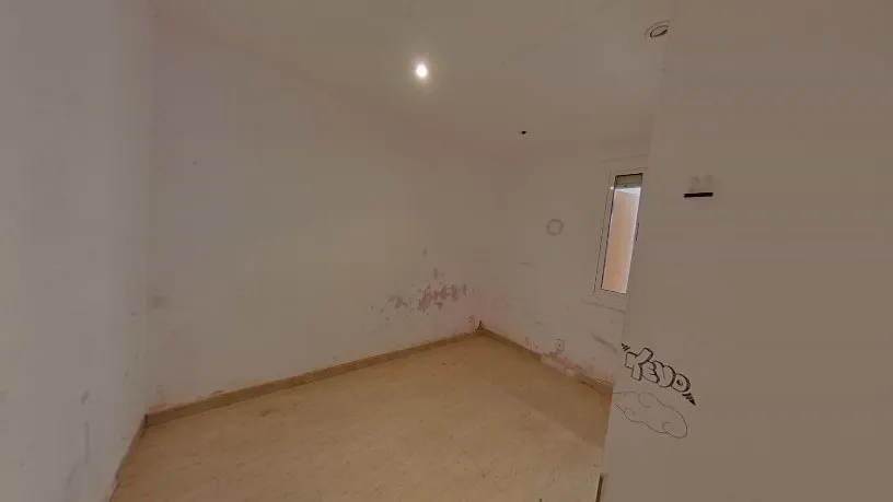 Toad - Flat with Garden Access in Badalona