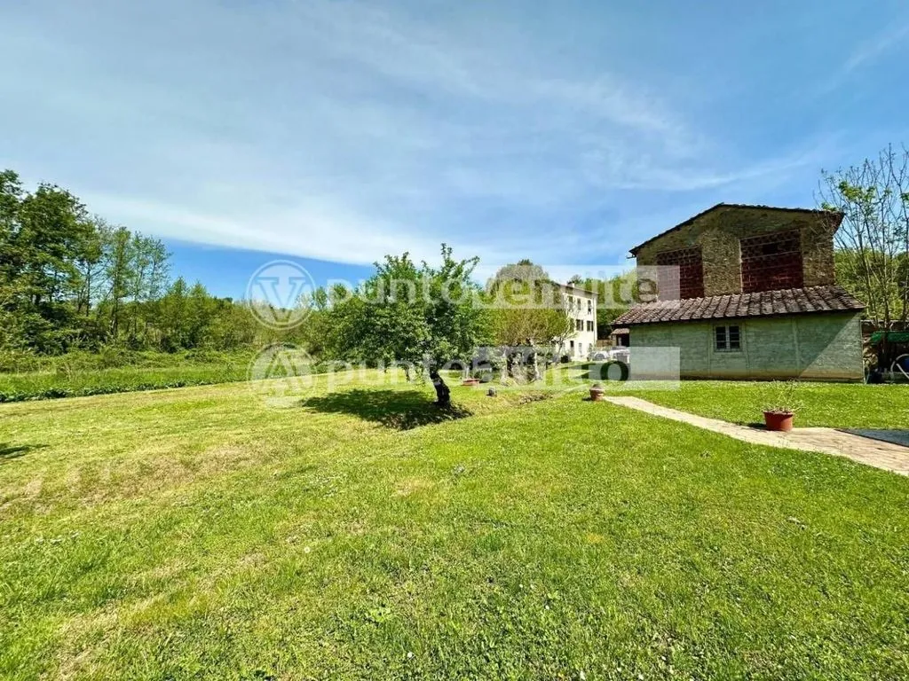 Aed - Country House with Pool Potential in Capannori