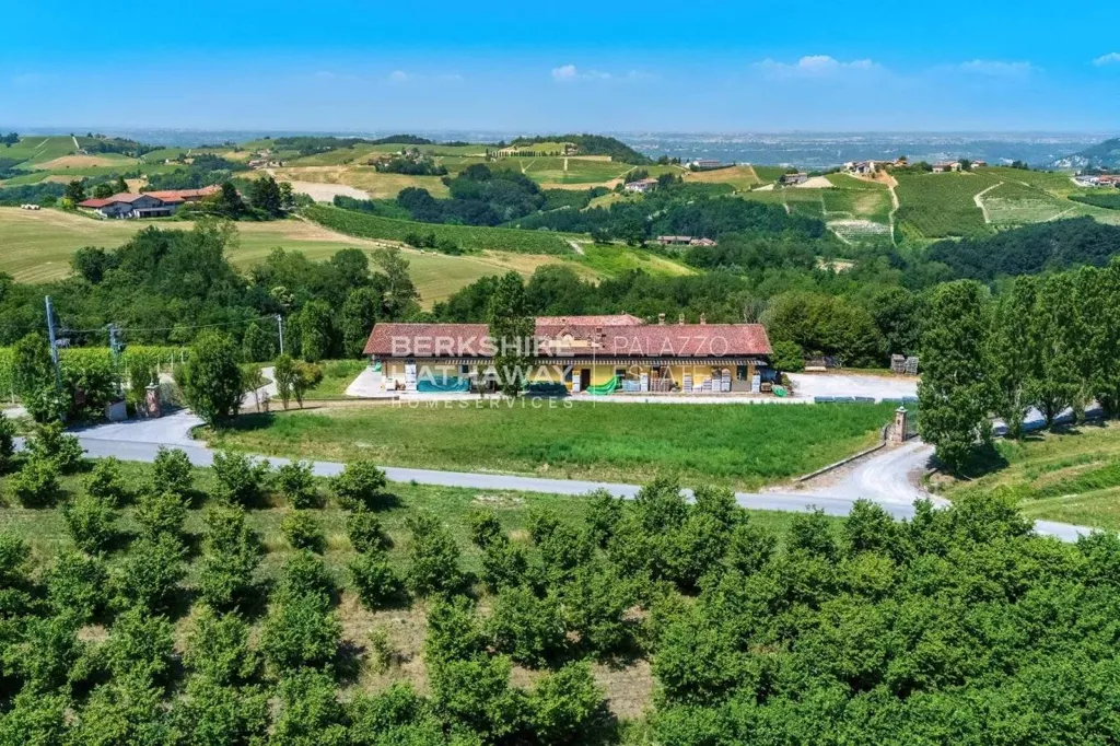 Õhuvaade - Casale with Pool in Monforte d'Alba