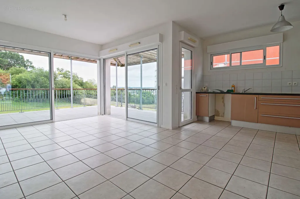 Cuisine - Appartement 'Comme une Maison' avec Vue Dégagée à Bayonne