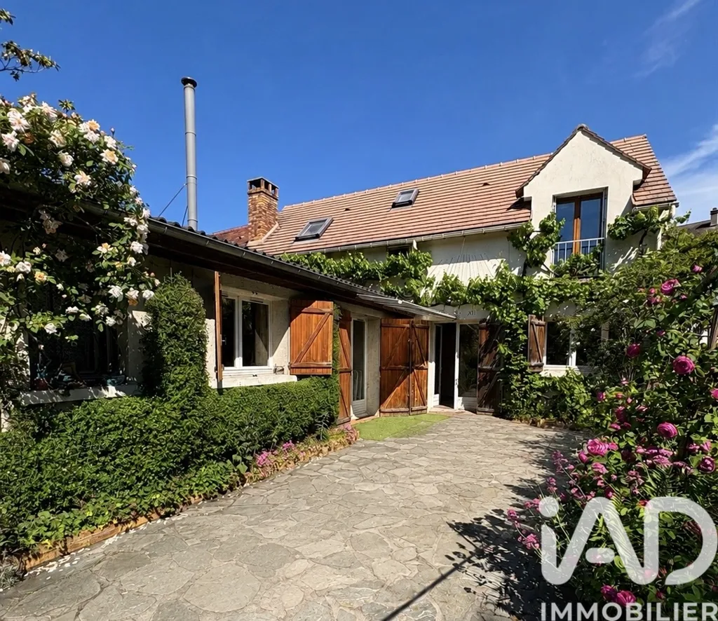 Extérieur - Maison Familiale avec Jardin Arboré à Gif-sur-Yvette