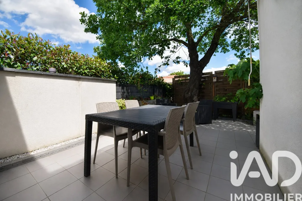 Terrasse - Maison 5 Pièces avec Terrasses à Proximité