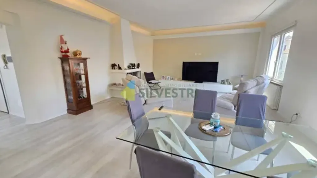 Sala da pranzo - Appartamento ristrutturato con terrazza a Galliate