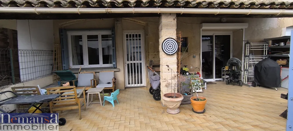 Terrasse - Maison de Village avec Cour à Uchaud
